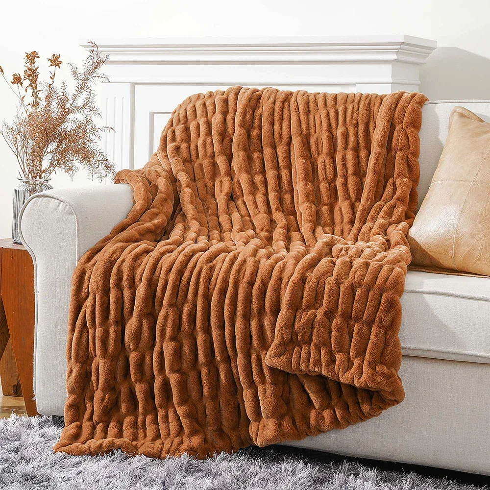 Luxury Faux Fur Throw Blanket - Image 10