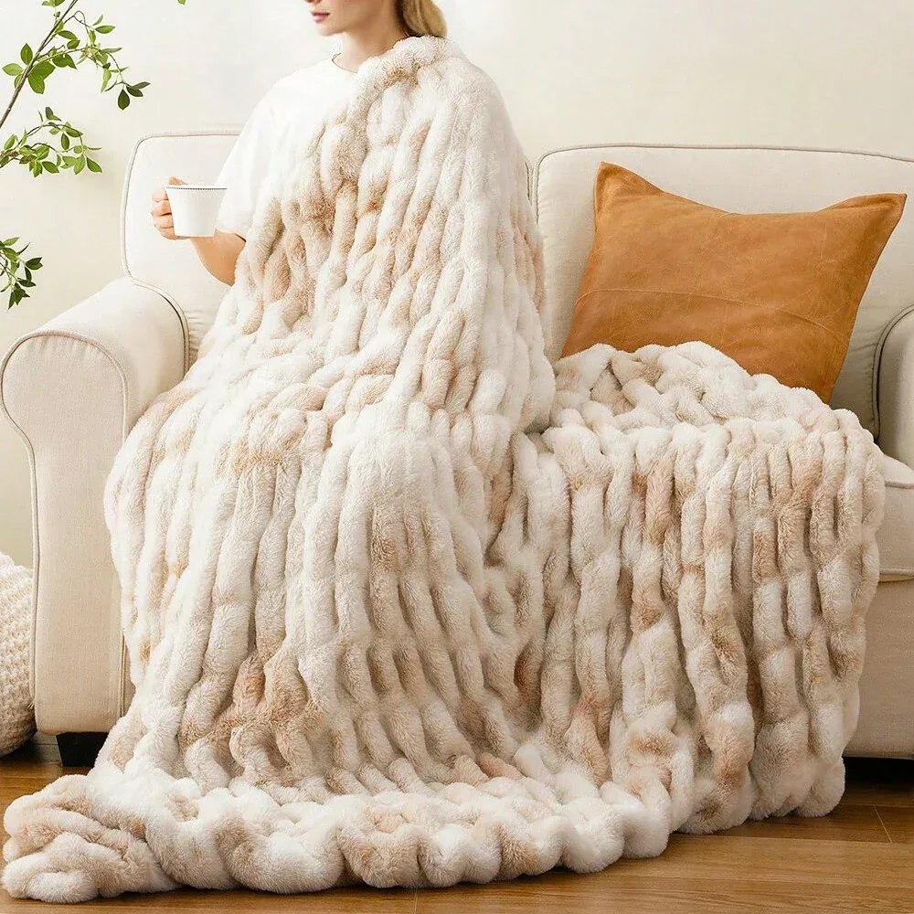 Luxury Faux Fur Throw Blanket - Image 15