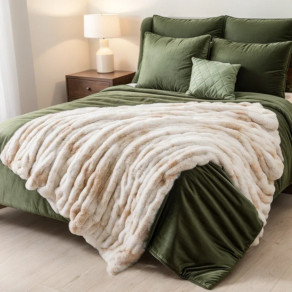 Luxury Faux Fur Throw Blanket - Image 3