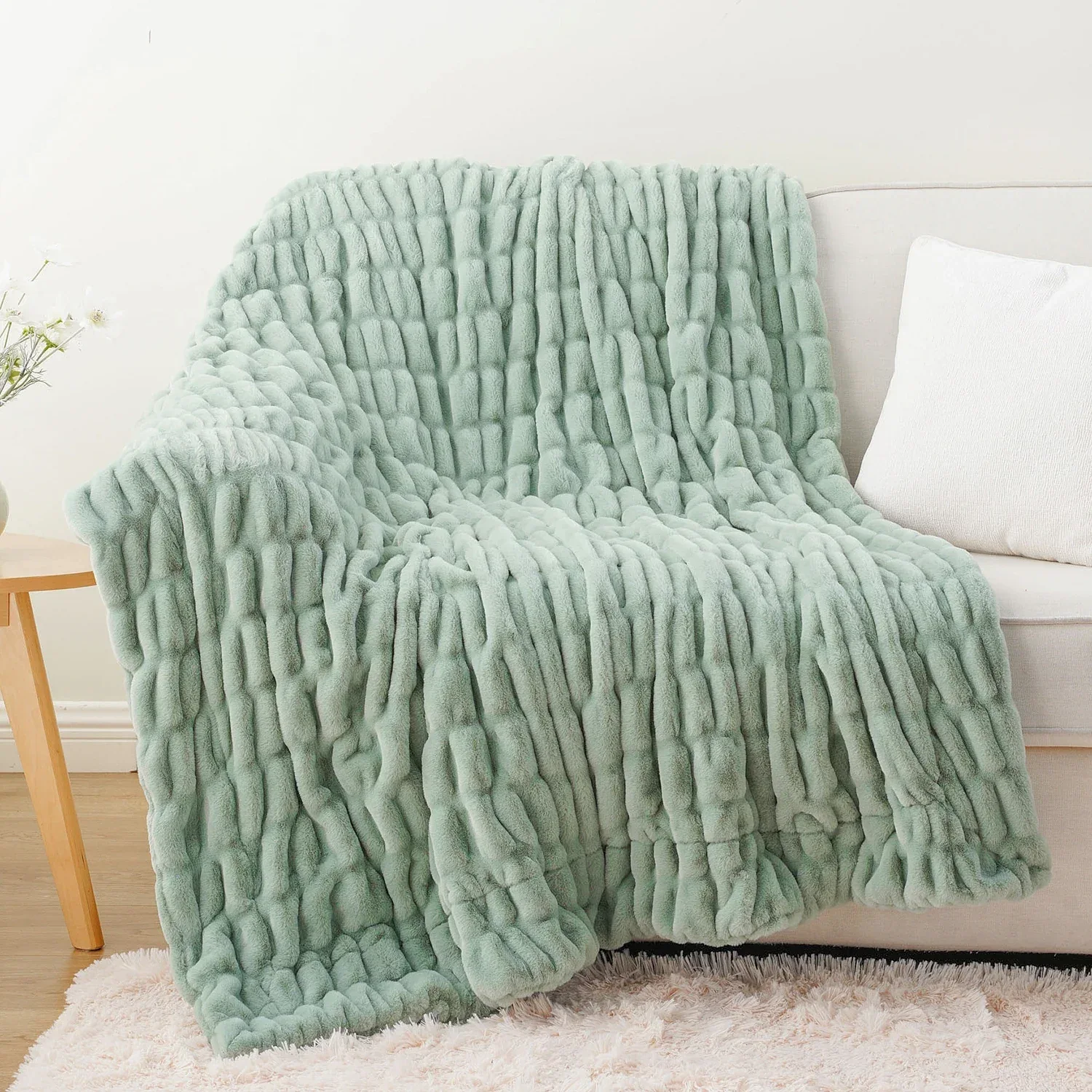 Luxury Faux Fur Throw Blanket - Image 5