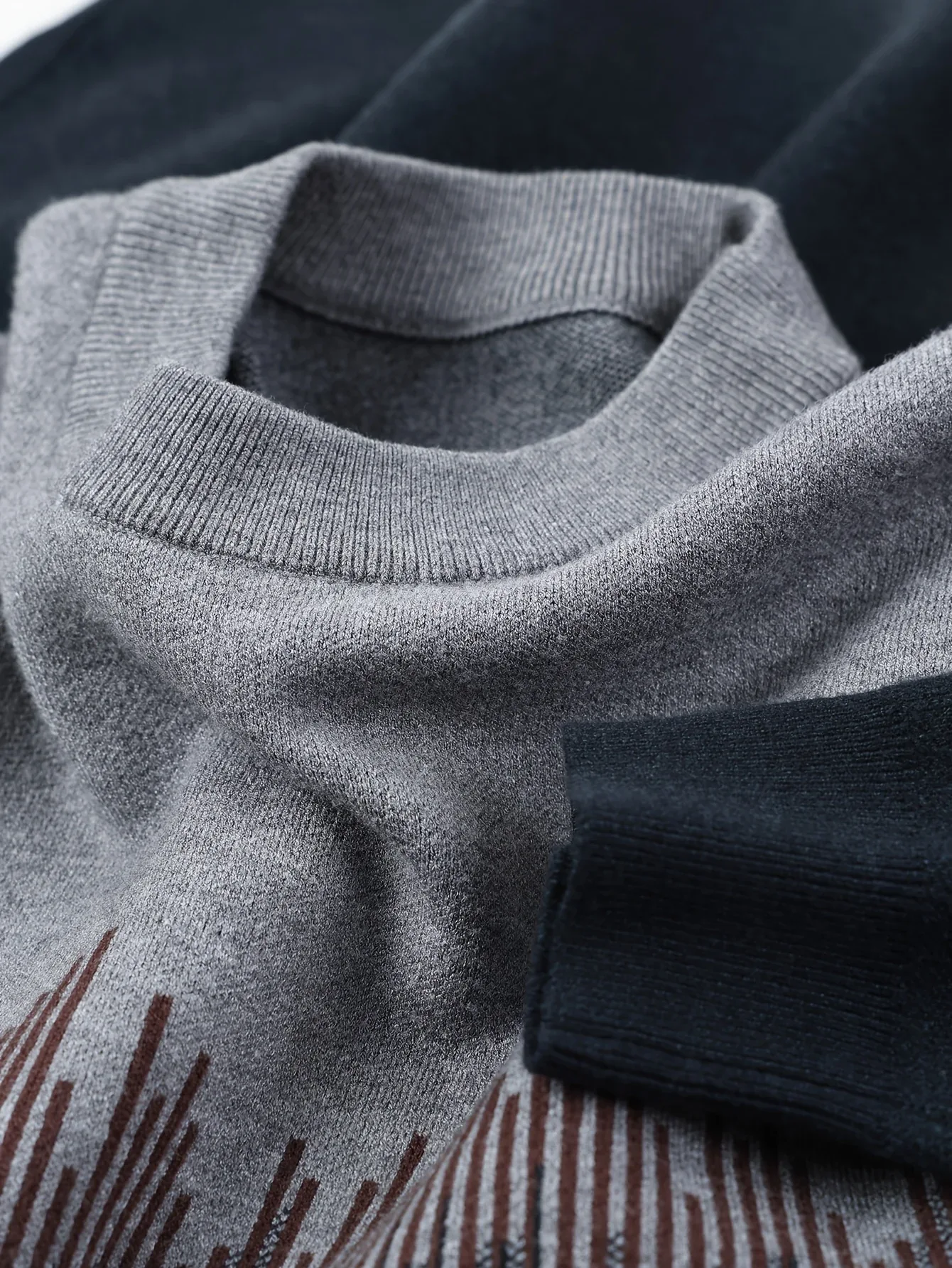 Men's Winter Warm Vertical Stripe Sweater - Dark Grey/Black Gradient Knit Pullover with Tapered Tail Hem, Casual & Outdoor Long Sleeve Round Neck Sweater for,, Office - All-Season Layering (Beige/White) - Image 8